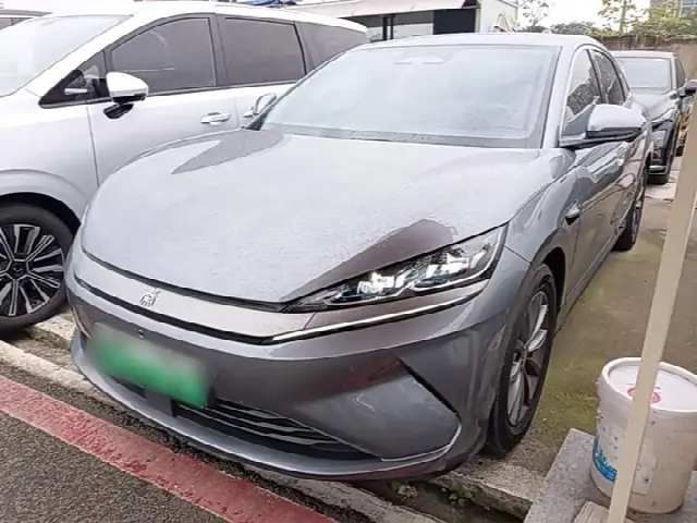 BYD Qin L 2025, 18 800 км