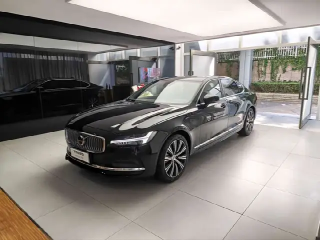 Volvo S90 2025, новый