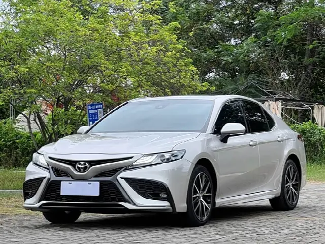 Toyota Camry 2021, 75 000 км