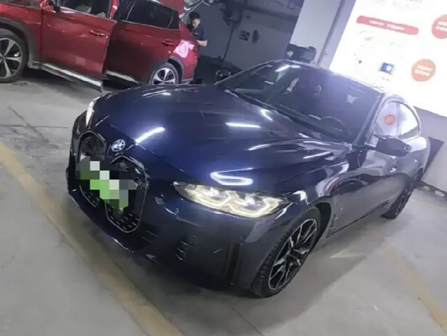 BMW i4 2023, 30 000 км