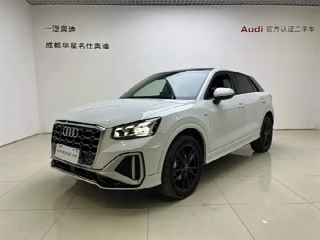 Audi Q2L 2022, 33 500 км