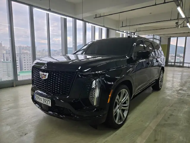 Cadillac Escalade 2021, 2 500 км