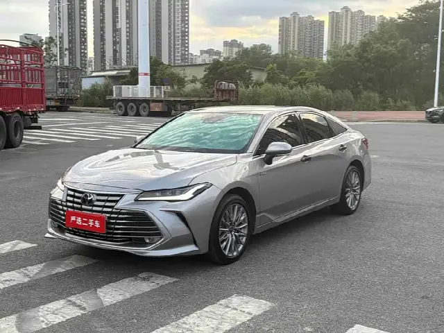 Toyota Avalon 2024, 10 000 км