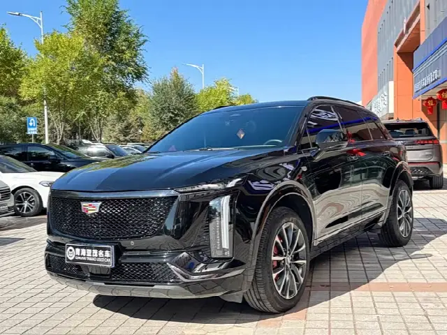 Cadillac XT5 2025, 32 000 км