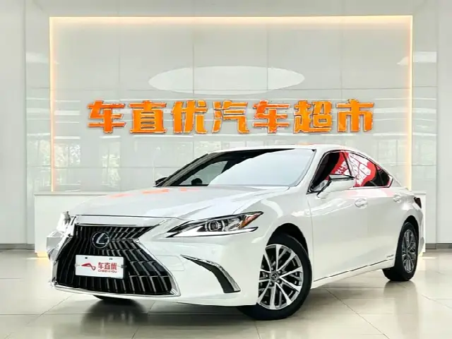 Lexus ES 2021, 46 700 км