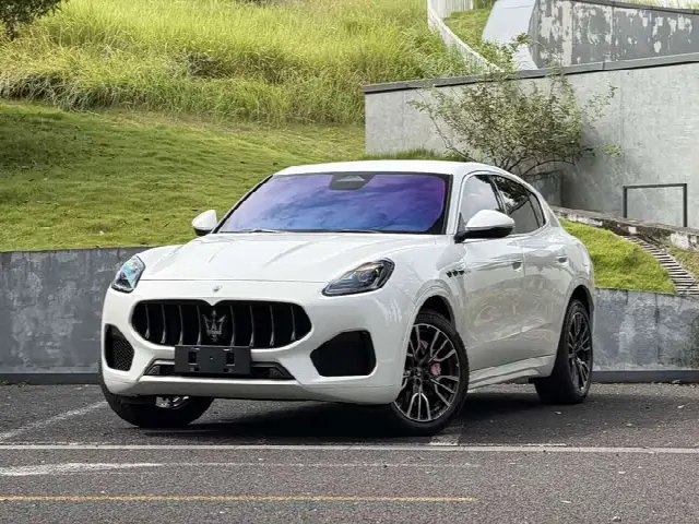 Maserati Grecale 2023, новый