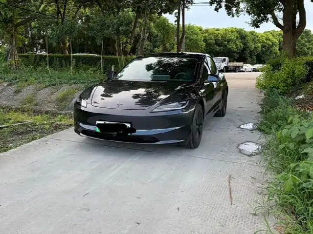Tesla Model 3 2026, новый