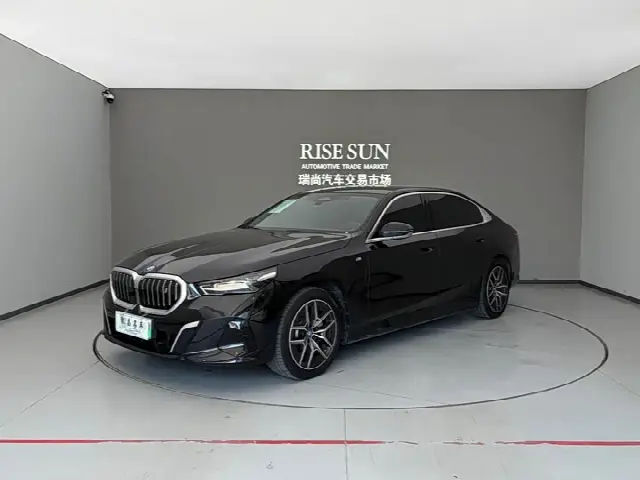 BMW i5 2025, 41 000 км