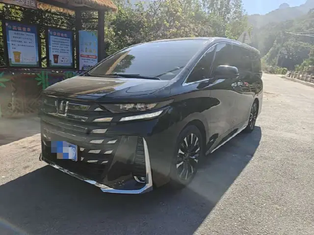 Toyota Vellfire 2024, 50 000 км