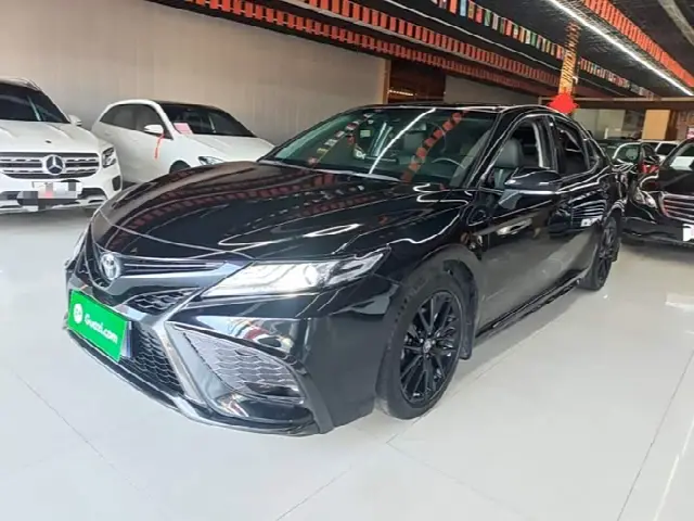 Toyota Camry 2022, 76 400 км