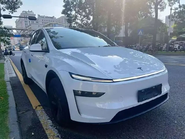 Tesla Model Y 2026, новый