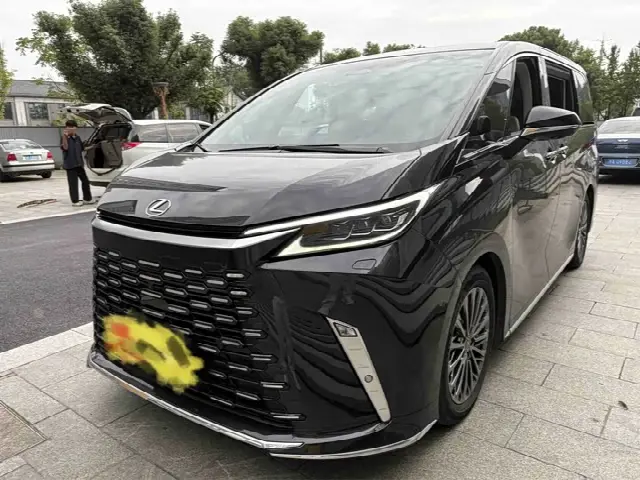 Lexus LM 2023, 35 000 км