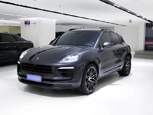 Porsche Macan 2023, 60 000 км
