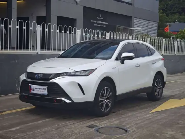 Toyota Harrier 2023, 42 000 км