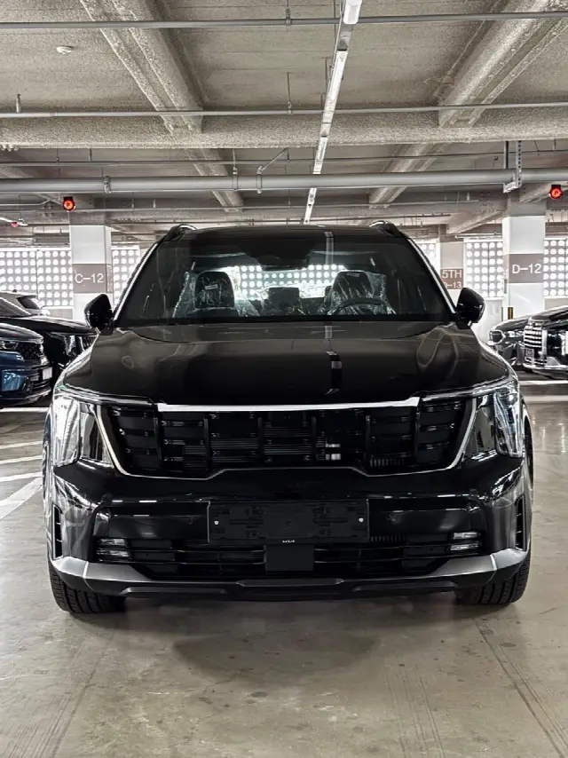 Kia Sorento 2023, новый