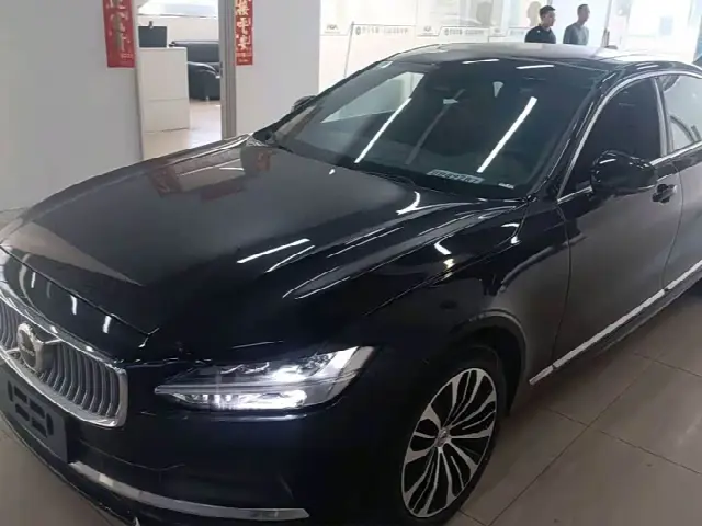 Volvo S90 2025, новый