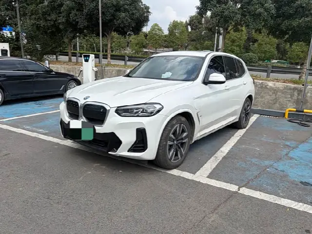BMW iX3 2023, 50 000 км
