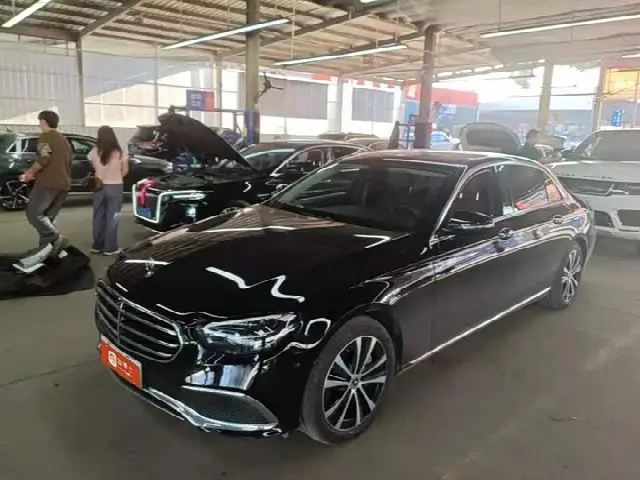 Mercedes-Benz E-Class Hybrid 2022, 23 500 км
