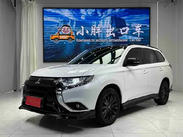 Mitsubishi Outlander 2021, 30 000 км