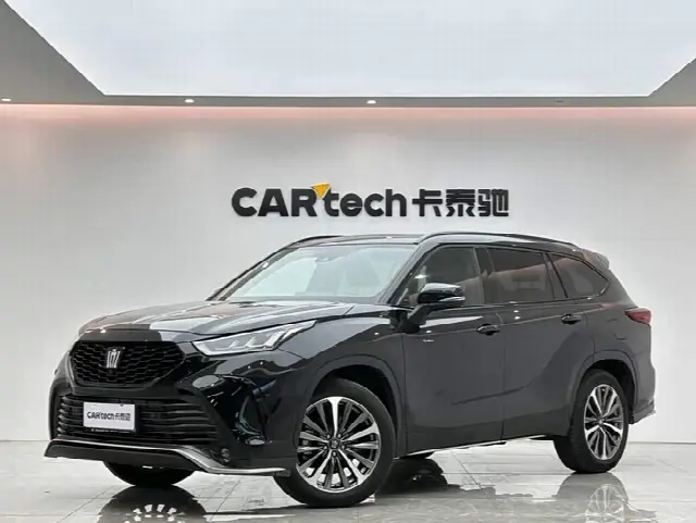 Toyota Crown Kluger 2024, 32 000 км