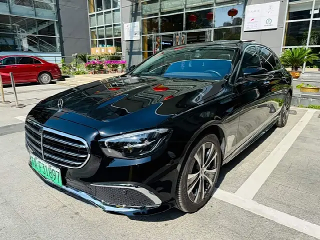 Mercedes-Benz E-Class Hybrid 2022, 30 000 км