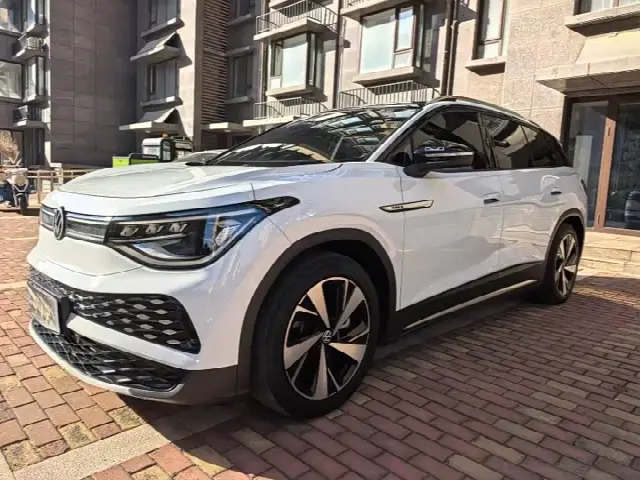 Volkswagen ID.6 X 2022, 40 000 км