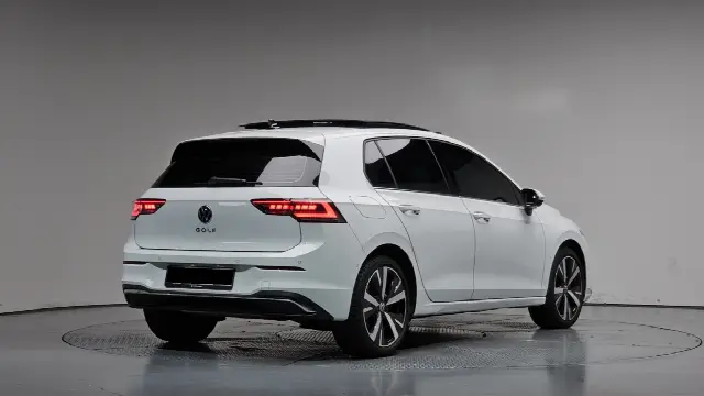 Volkswagen Golf 2022, 25 603 км
