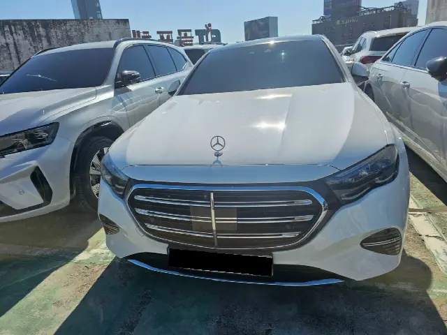Mercedes-Benz E-Class 2024, 42 123 км