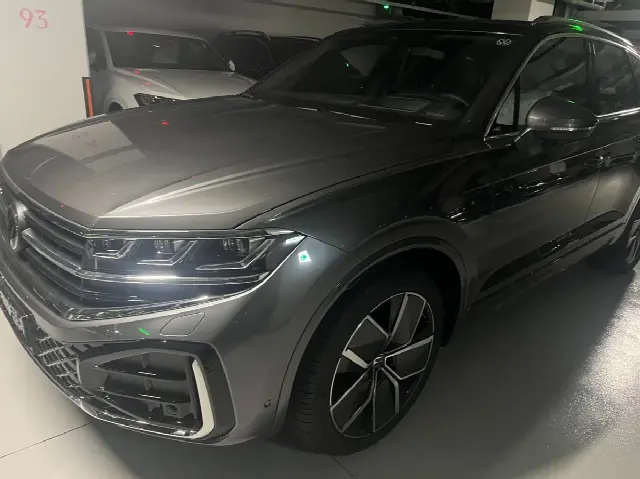 Volkswagen Touareg 2019, новый