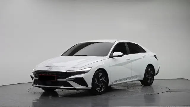 Hyundai Avante 2023, 9 621 км
