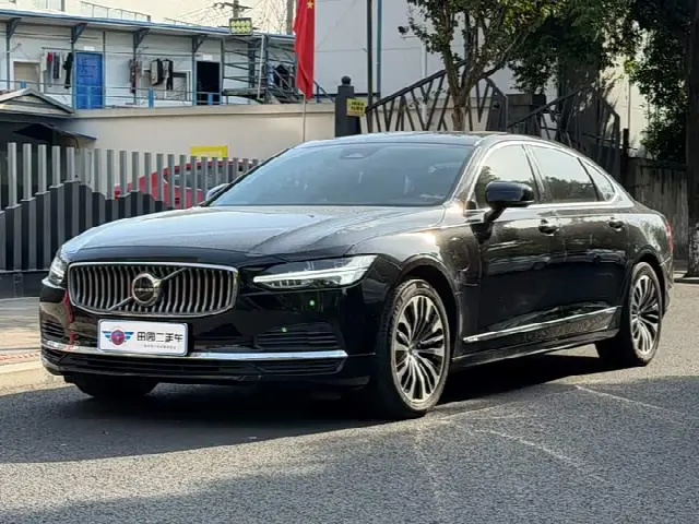 Volvo S90 Hybrid 2024, 55 000 км