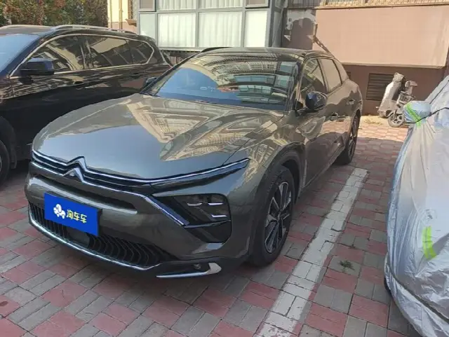 Citroen C5 X 2023, 29 900 км