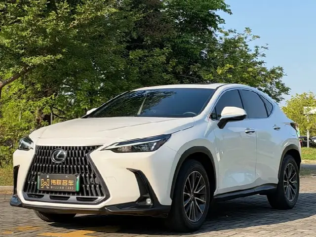 Lexus NX Hybrid 2022, 52 000 км