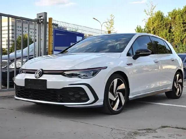 Volkswagen Golf GTI 2021, 40 000 км