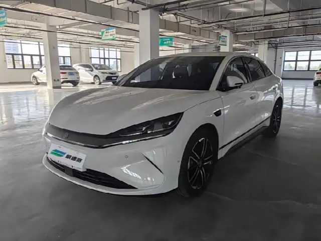 BYD Qin L 2025, 11 200 км