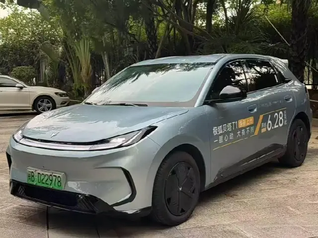 BAIC Arcfox T1 2026, новый