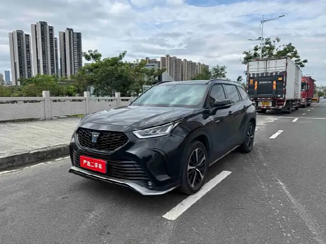Toyota Crown Kluger 2023, 29 000 км