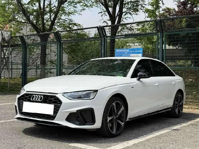 Audi A4L 2024, 10 000 км