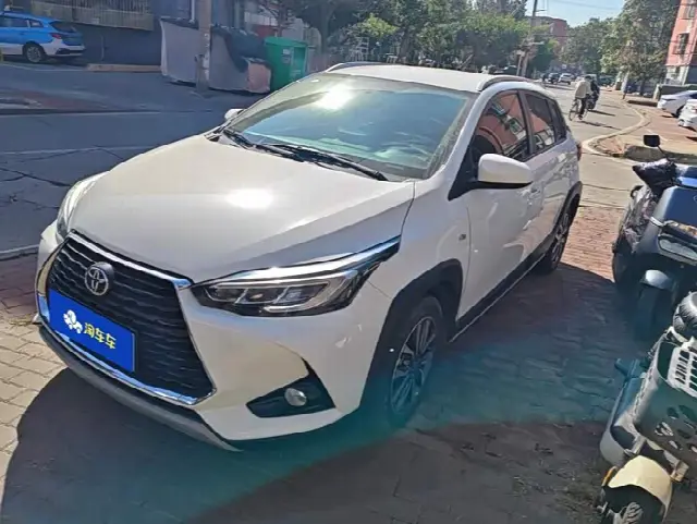 Toyota Yaris L Hatchback 2022, 19 300 км