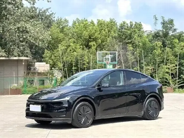 Tesla Model Y 2026, 12 000 км