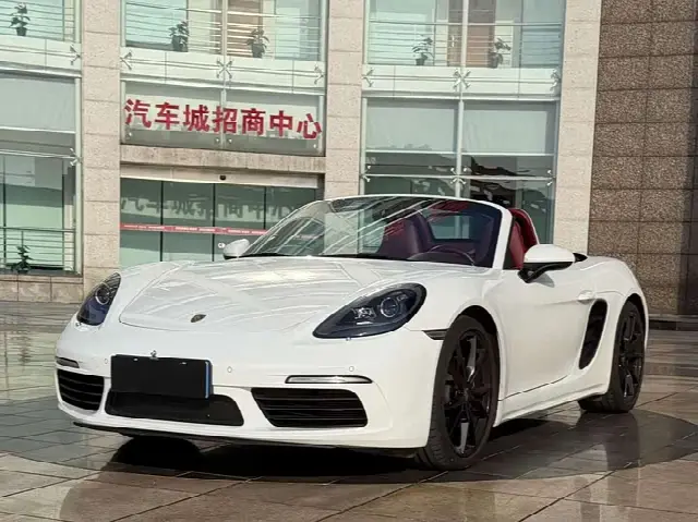 Porsche 718 2023, 13 000 км