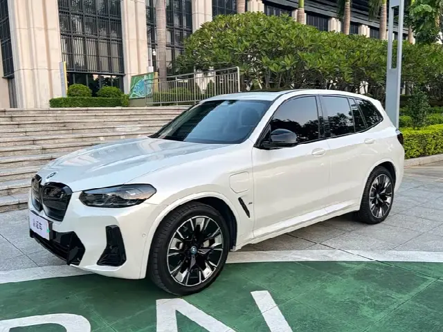 BMW iX3 2024, 15 000 км