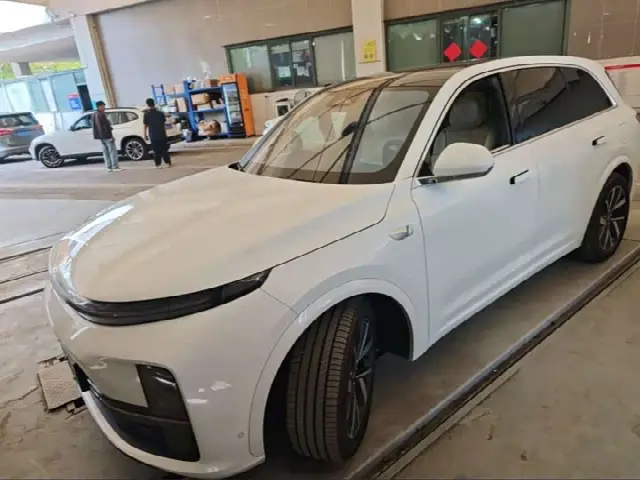LiXiang L7 2023, 15 000 км