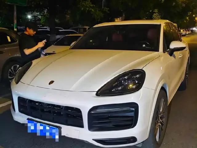 Porsche Cayenne 2022, 31 300 км