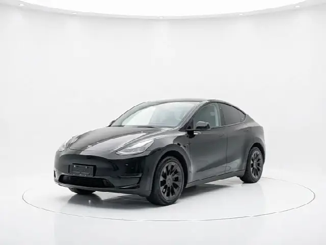 Tesla Model Y 2024, 30 000 км