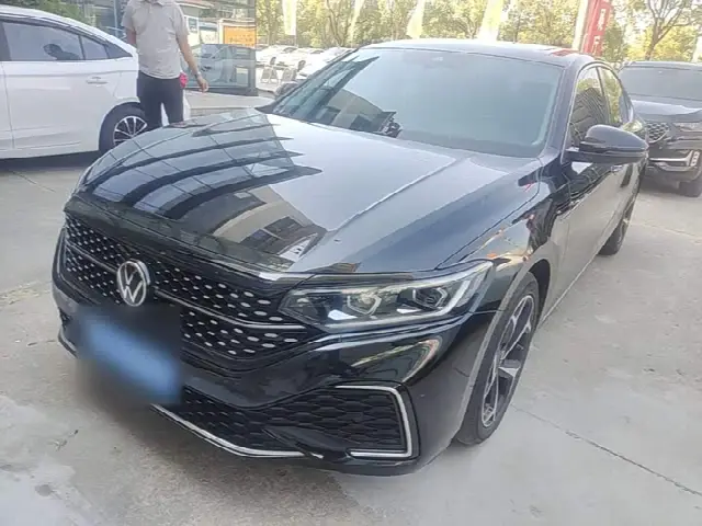 Volkswagen Passat 2023, 49 100 км