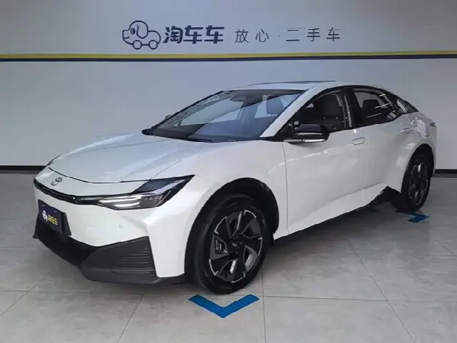 Toyota bZ3 2024, новый