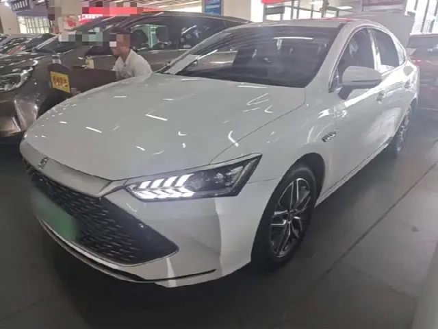BYD Qin Plus 2023, 28 500 км