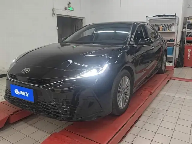 Toyota Camry 2024, 6 000 км