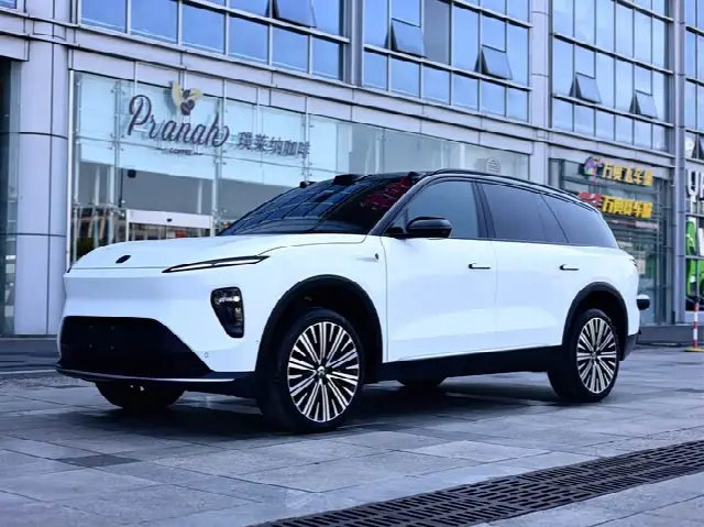 Nio ES8 2023, 72 000 км